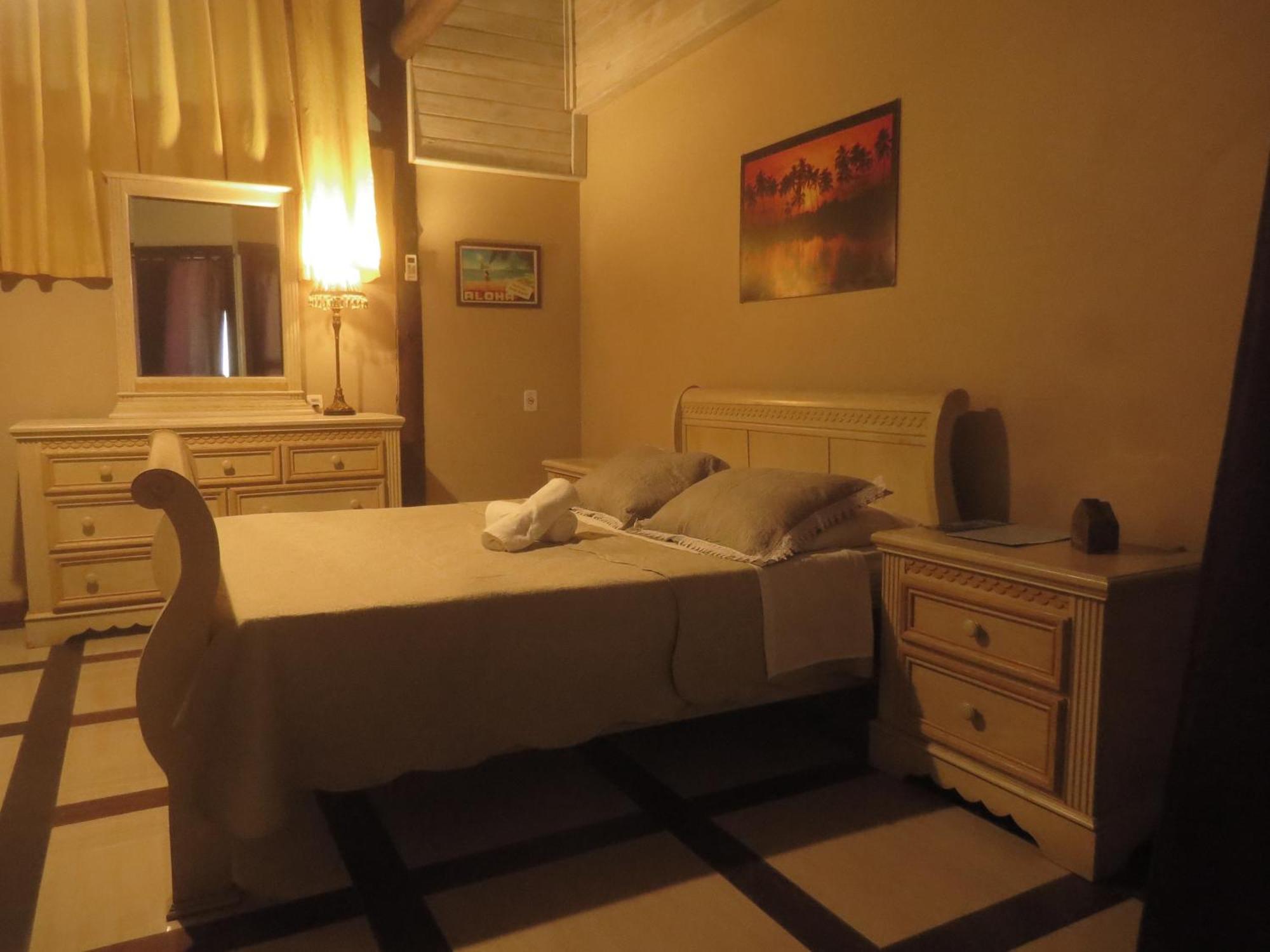 Pousada Aloha Beach House Praia do Rosa Rum bild